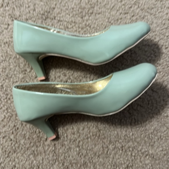 Handmade women’s pump heels - Picture 5 of 5